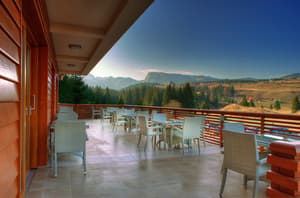 thumbnail: Cafe