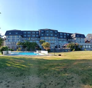thumbnail: Front of property