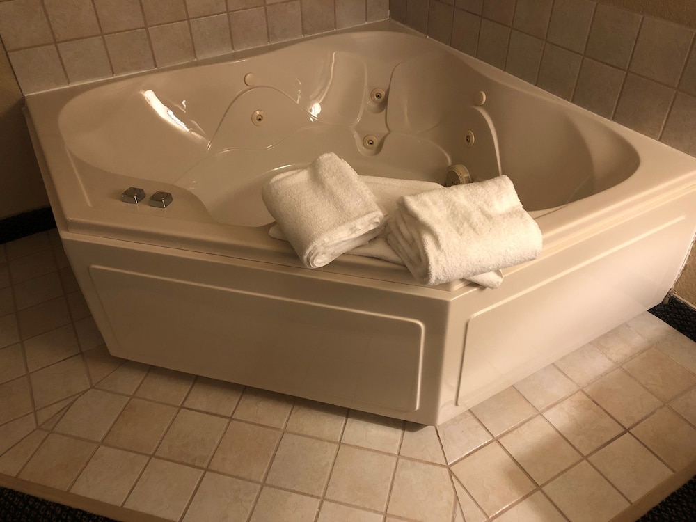 Private spa tub