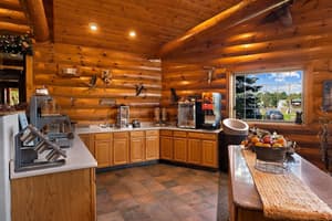 thumbnail: Breakfast area