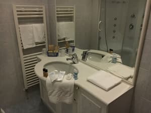 thumbnail: Bathroom shower