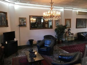 thumbnail: Lobby sitting area