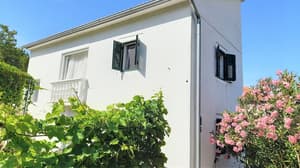 thumbnail: Exterior