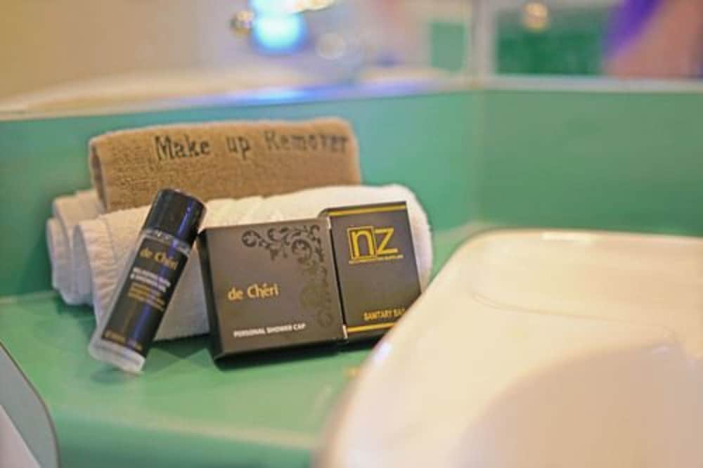 Bathroom amenities