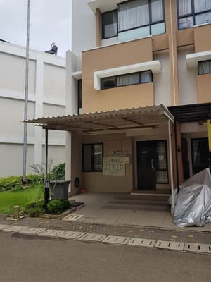 thumbnail: Front of property