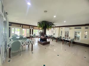 thumbnail: Breakfast area