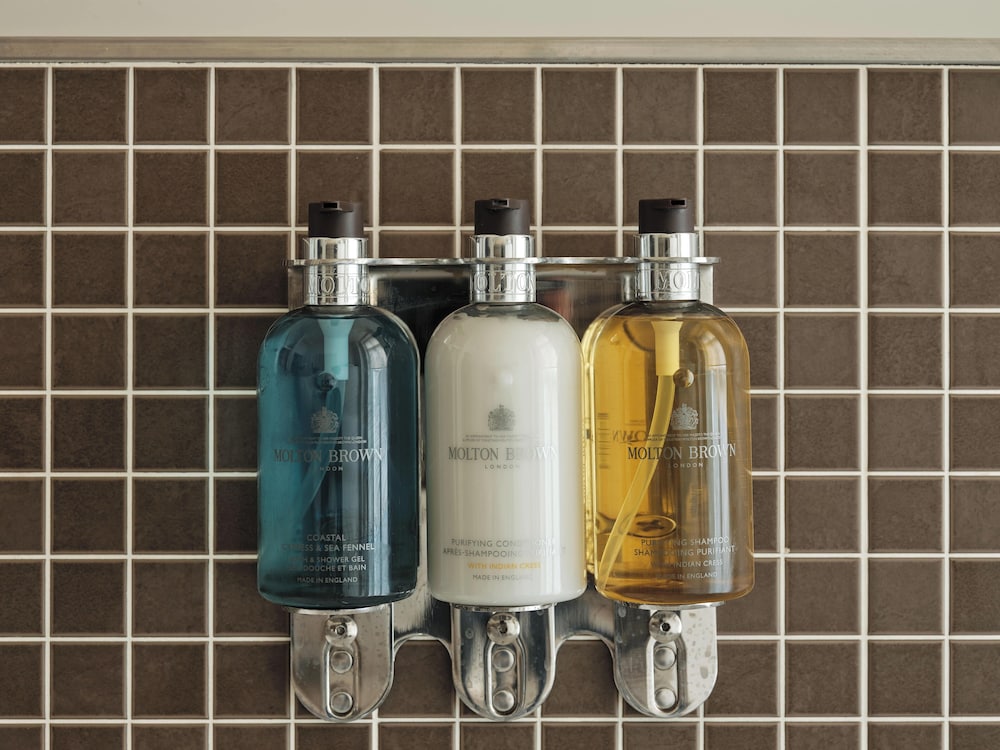 Bathroom amenities