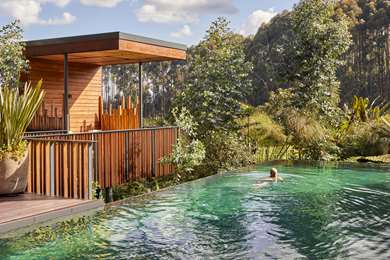 Pool,On-Site,Outdoor/Exterior,Property Amenity,Recreation