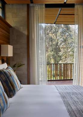 Guest Room,Queen bed,Honeymoon,On-Site,Deluxe Room