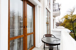 thumbnail: Balcony view