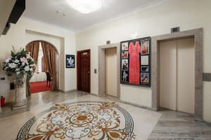 thumbnail: Hallway
