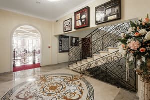 thumbnail: Hallway