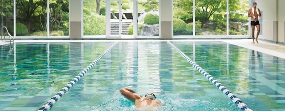 Exercise/lap pool