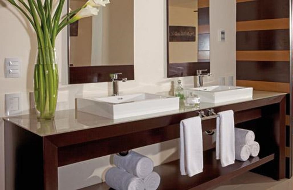 Bathroom sink