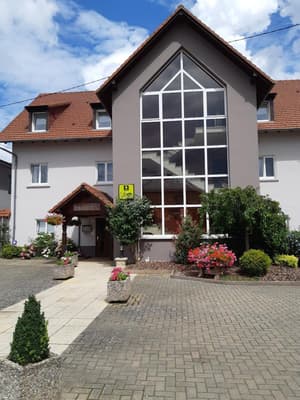 thumbnail: Exterior