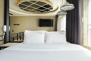 thumbnail: Room