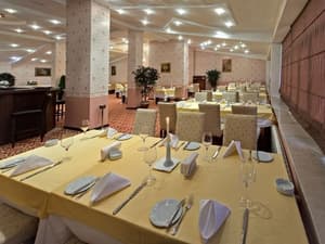 thumbnail: Restaurant