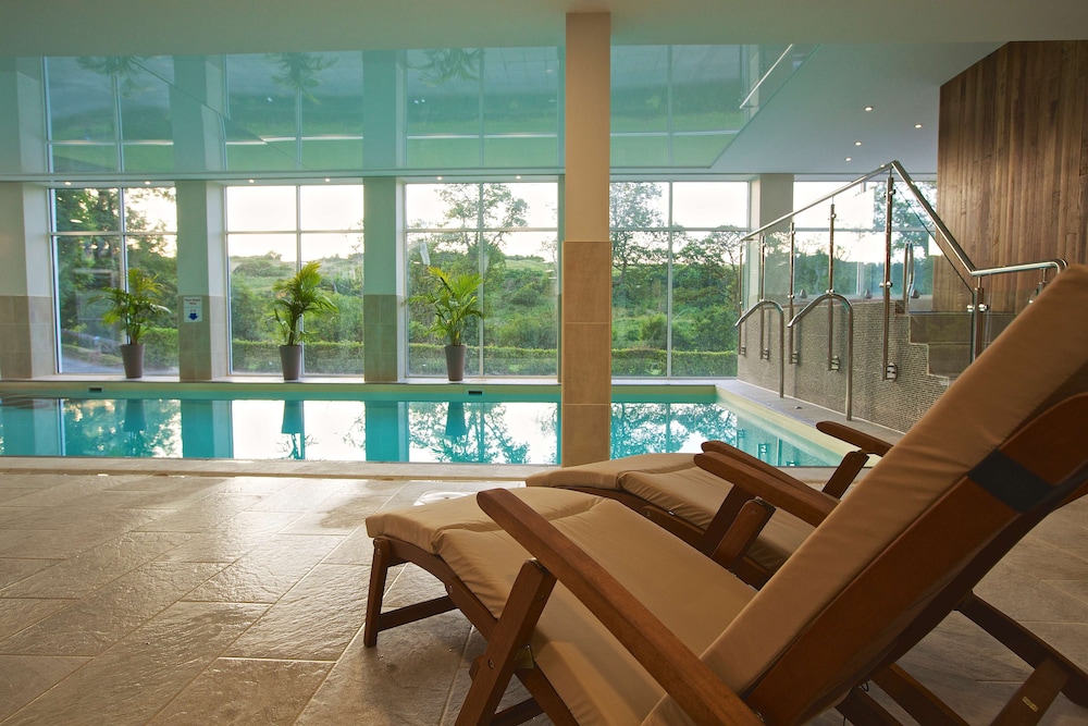 Swimming pool-spa