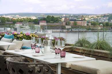 Dining,Dining Area,Restaurant,On-Site,Exterior View of Building