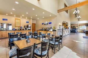 thumbnail: Breakfast area