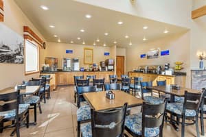 thumbnail: Breakfast area