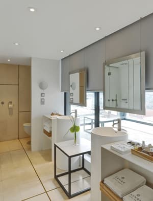 thumbnail: Breakfast area