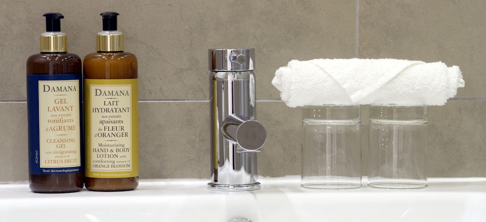 Bathroom amenities