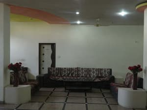 thumbnail: Lobby sitting area
