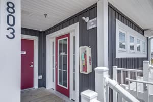 thumbnail: Front of property