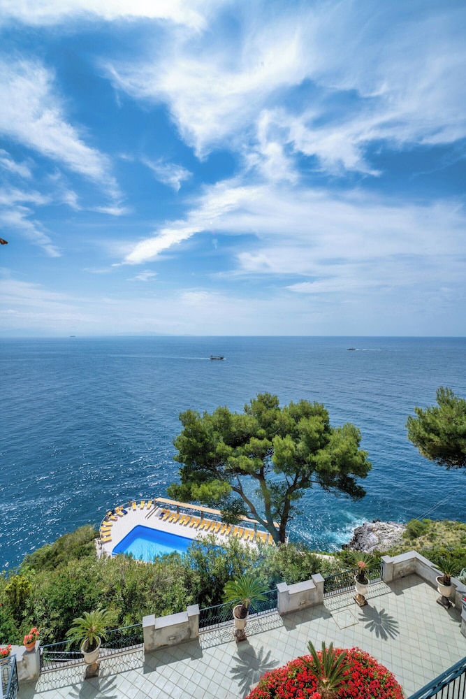 Beach/ocean view