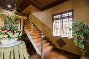thumbnail: Staircase