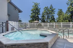 thumbnail: Outdoor pool