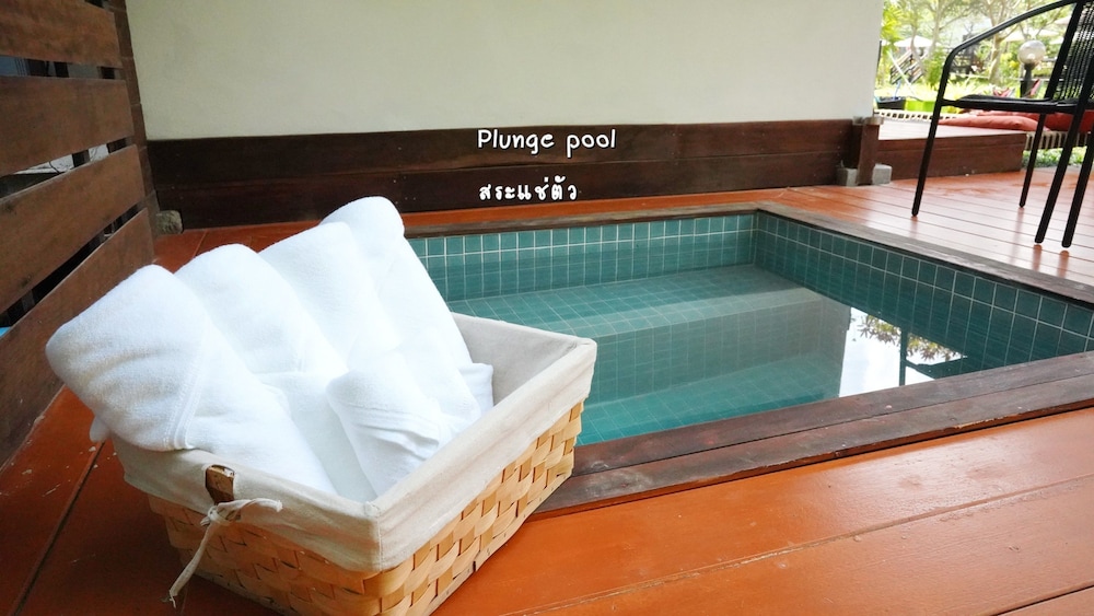 Private pool