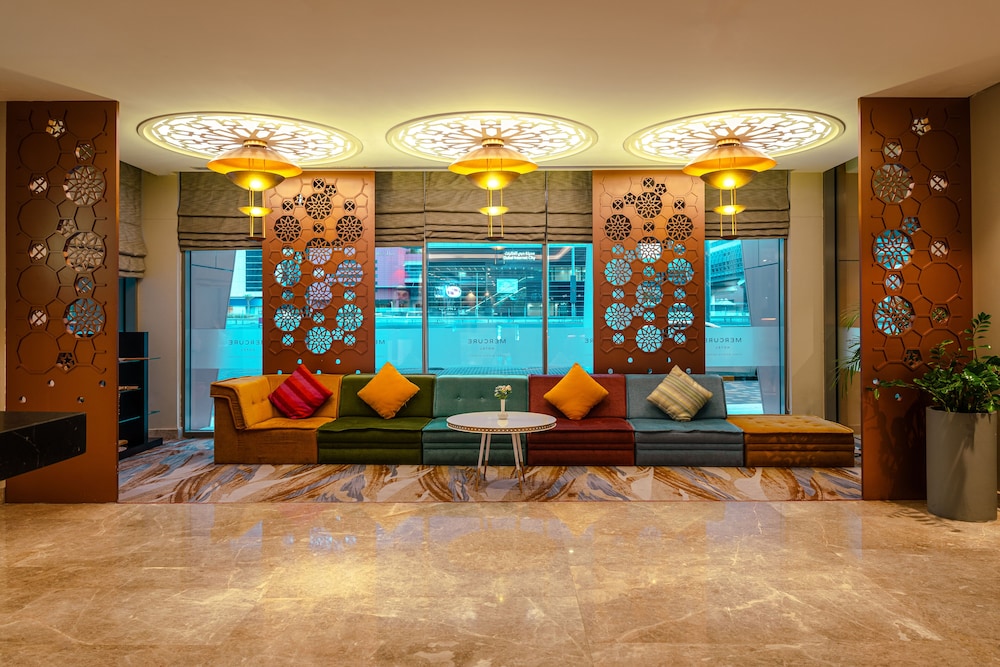 Lobby lounge