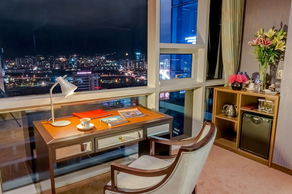 In-room business center