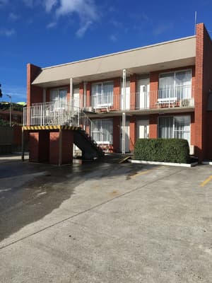 thumbnail: Front of property