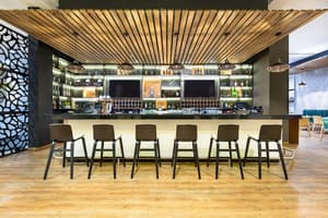 thumbnail: Bar (on property)