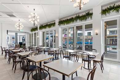 Dining,Dining Area,Restaurant,On-Site