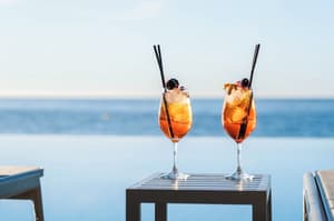 thumbnail: Poolside bar