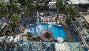 thumbnail: Poolside bar