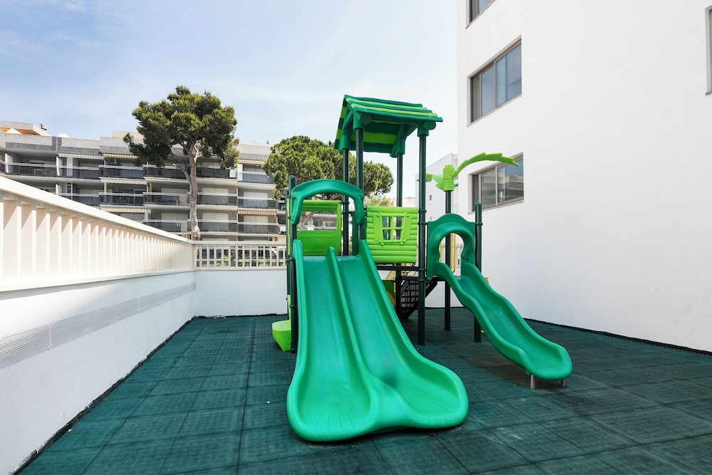 Children's play area - outdoor