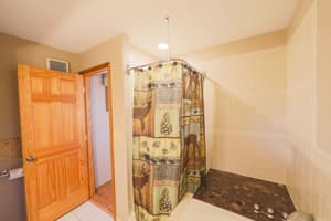 thumbnail: Interior