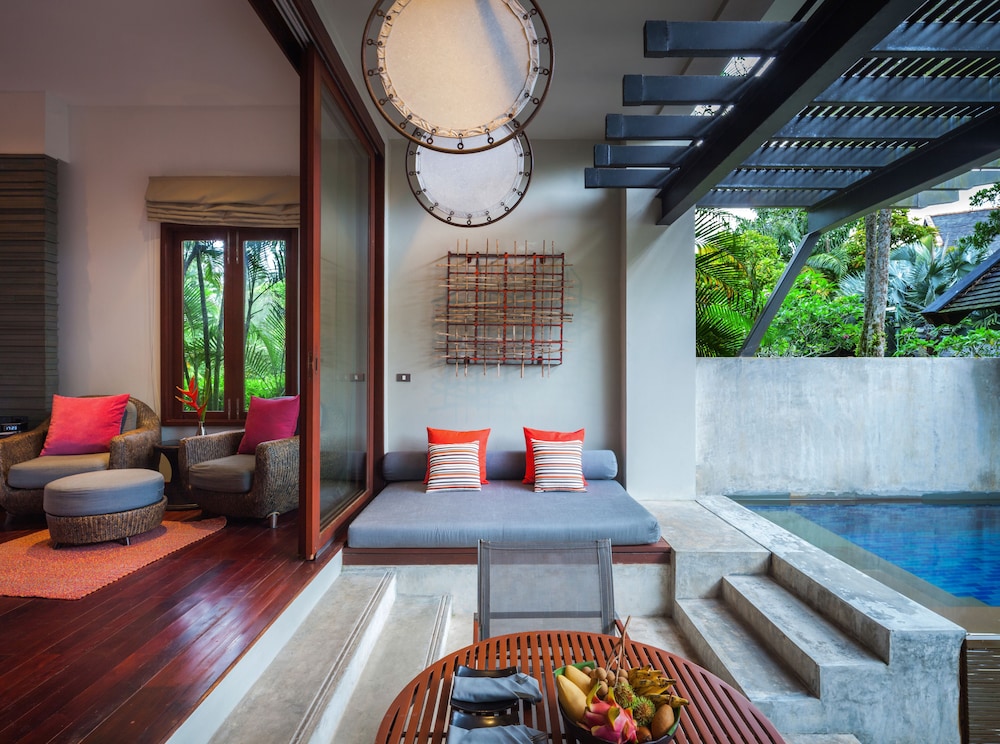 Swimming pool-spa