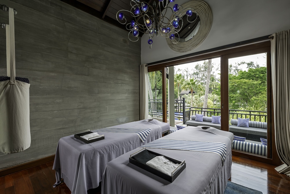 Swimming pool-spa