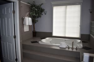 thumbnail: Jetted tub