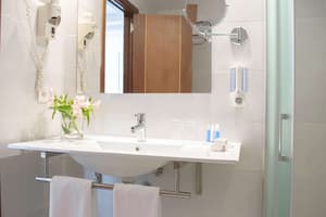 thumbnail: Bathroom