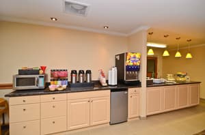 thumbnail: Breakfast area