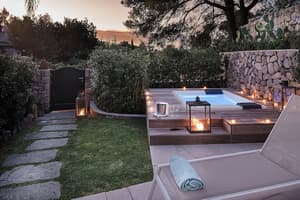 thumbnail: Exterior