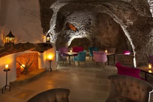 thumbnail: Bar (on property)