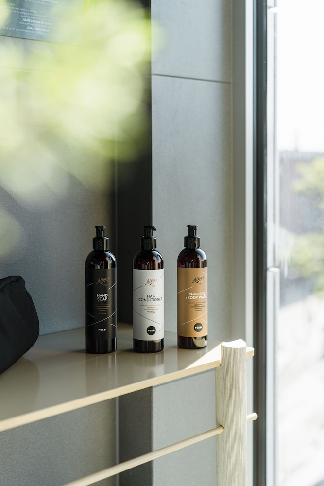 Bathroom amenities